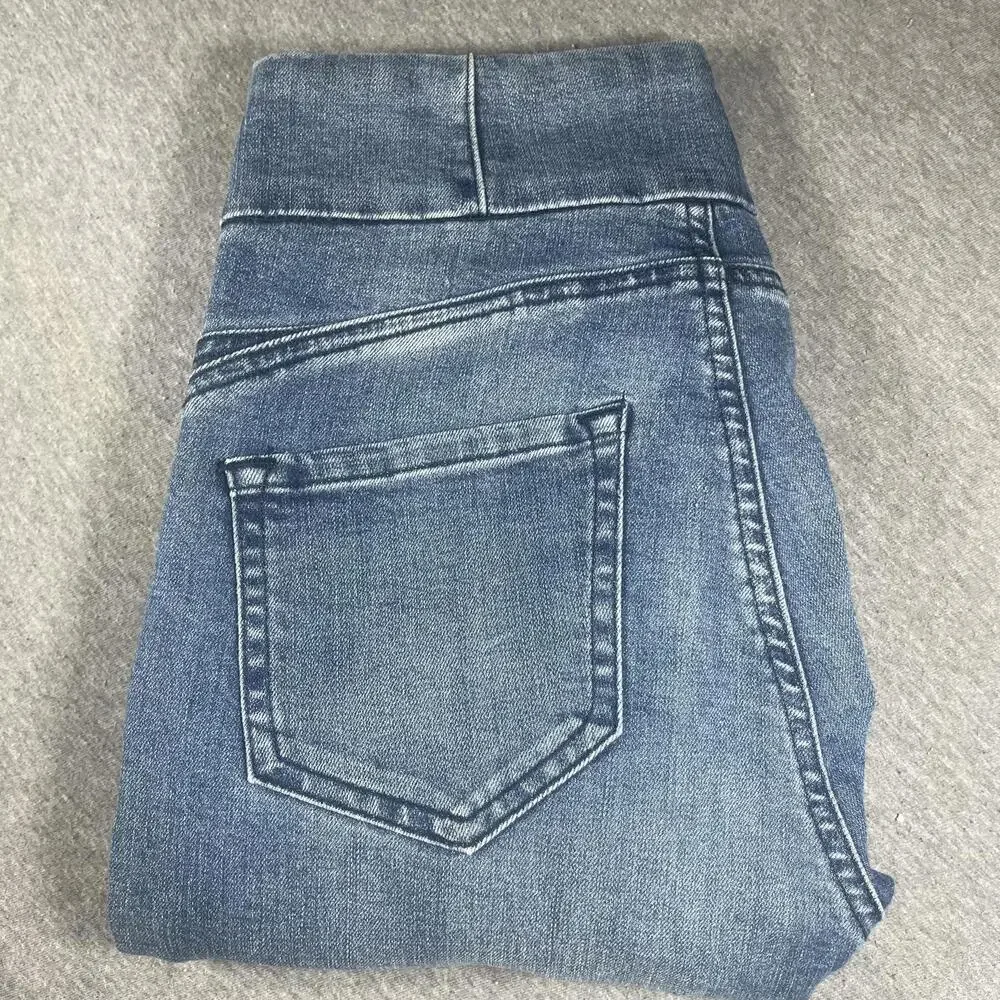 Ivanka Trump Light Blue Denim Woman’s Size 8 skinny elastic waist casual jesns - Picture 2 of 8